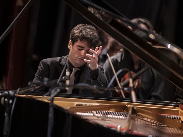 El pianista italiano Elia Cecino obtiene el Premio Iturbi 2023