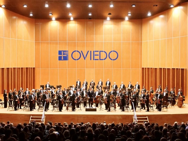 Crítica / Triunfo atronador de la Filarmónica de Viena en Oviedo - por Darío Fernández Ruiz