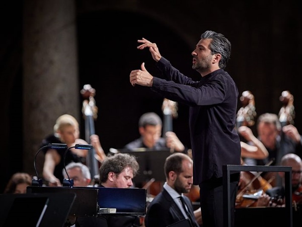 Crítica / Afkham y la Orquesta y Coro Nacionales de España triunfan en Granada - por Gonzalo Roldán