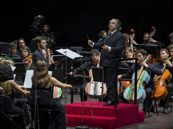 Crítica / Riccardo Muti, de Ravenna a Lampedusa - por Agustín Blanco Bazán