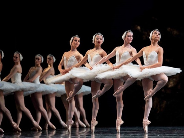 San Francisco Ballet presenta en el Teatro Real su aclamada producción de El lago de los cisnes