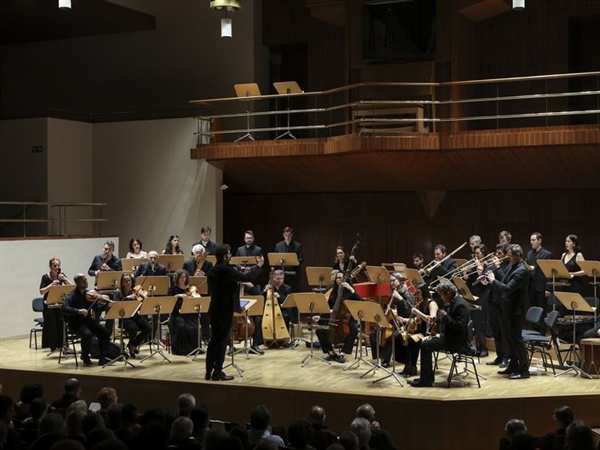 Crítica / La exuberante fiesta de Albert Recasens inaugura Universo Barroco - por Simón Andueza