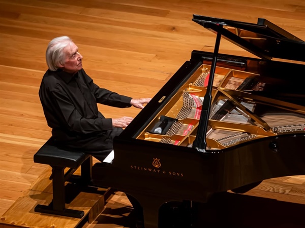 Crítica / Concierto para pianistas y público: Joaquín Achúcarro - por José M. Morate Moyano