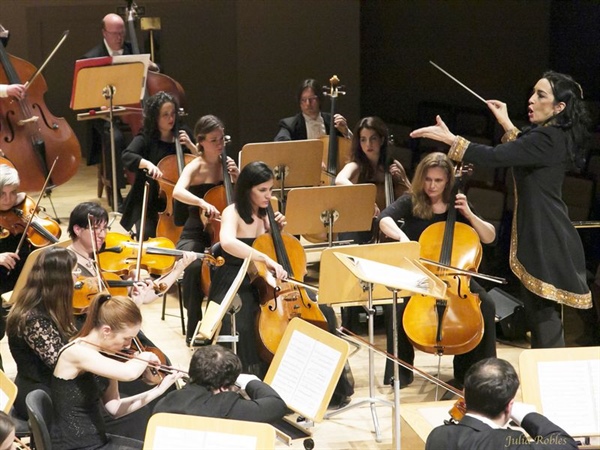 Silvia Sanz Torre dirige la Quinta de Beethoven a la Orquesta Metropolitana y Coro Talía