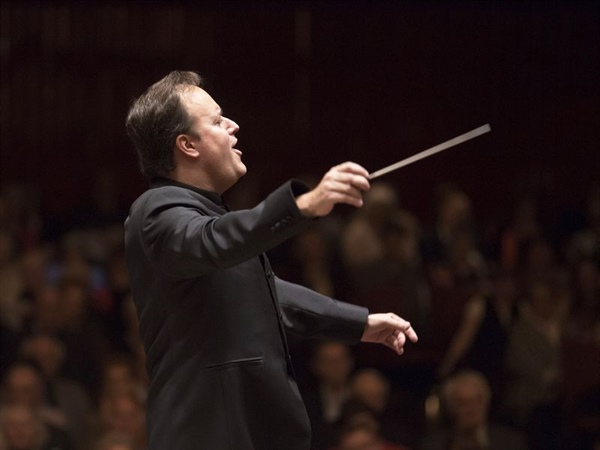 Chichon y la OFGC ofrecen un concierto con el espectacular Así habló Zaratustra de Strauss