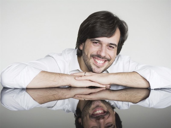 Clemens Schuldt dirige de nuevo a la OFGC con el pianista Iván Martín como solista