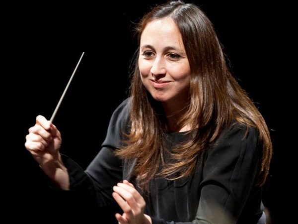 Joana Carneiro debuta como principal directora invitada de la Real Filharmonía de Galicia