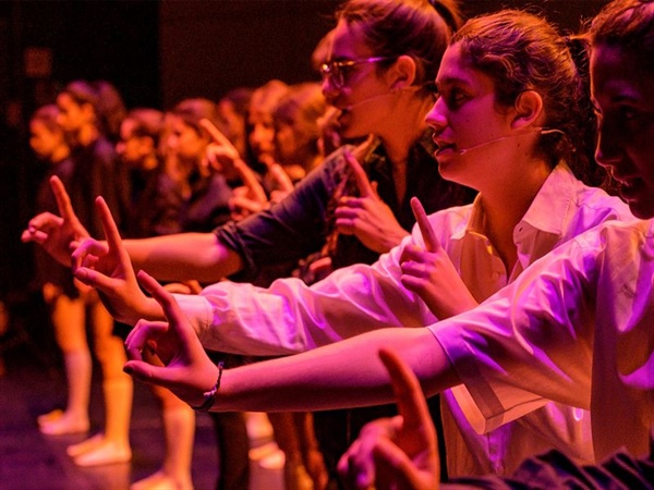 Veus-Coro Infantil de Amics de la Unió presenta su espectáculo HITS en el Auditorio de Granollers