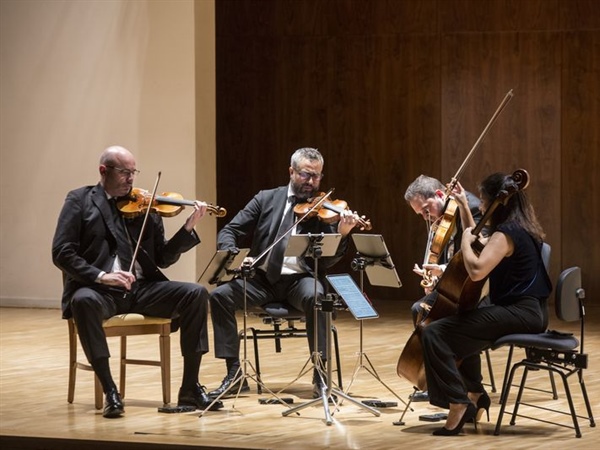 Crítica / Cuarteto Quiroga: la música nos devuelve la luz de la razón - por Alicia Población