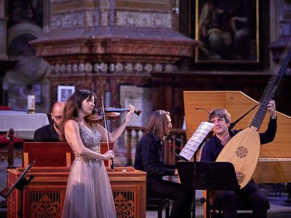 Crítica / Sonatas del Rosario por Lina Tur Bonet & MUSIca AlcheMica - por Mercedes García Molina